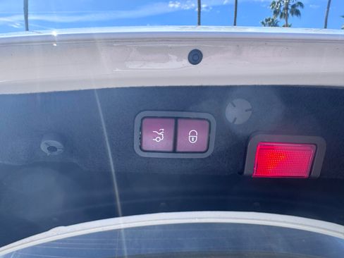 Used 2018 Mercedes-Benz C 300 Sedan image 21