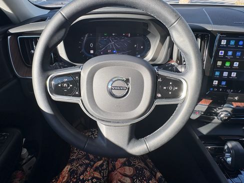 Used 2023 Volvo XC60 B5 Plus w/ Climate Package image 9