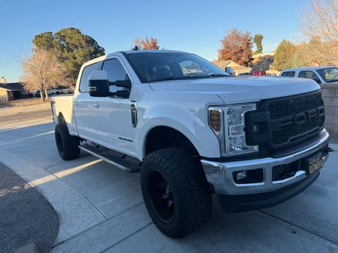 Used 2019 Ford F250 Lariat w/ Lariat Value Package image 1
