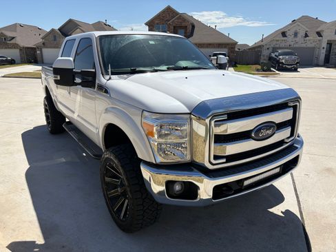 Used 2012 Ford F250 Lariat w/ Lariat Ultimate Pkg image 2