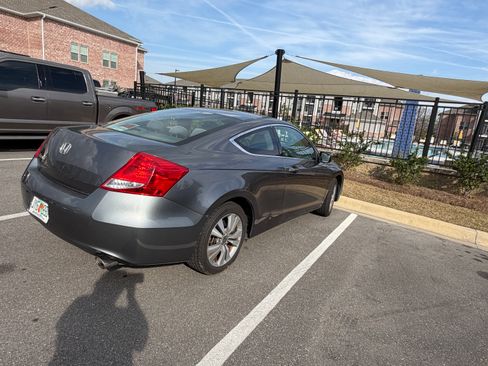 Used 2011 Honda Accord LX-S image 2
