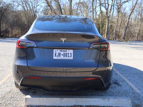 Used 2023 Tesla Model Y Long Range image 4