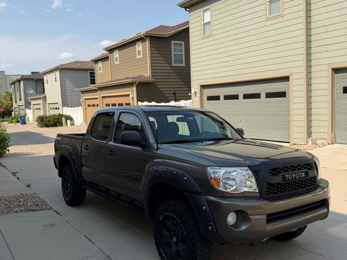 Used 2011 Toyota Tacoma 4x4 Double Cab w/ SR5 Pkg #2 image 9