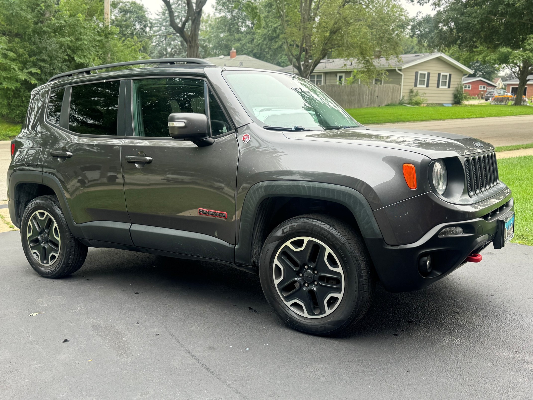 Used 2016 Jeep Renegade Trailhawk AWD/4WD image 1
