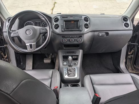 Used 2016 Volkswagen Tiguan SE image 12