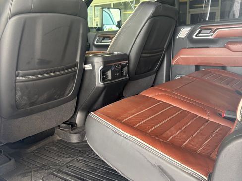 Used 2026 GMC Sierra 3500 Denali Ultimate AWD/4WD image 11