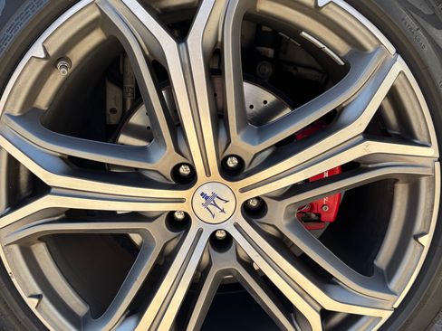 Used 2019 Maserati Levante GTS image 15