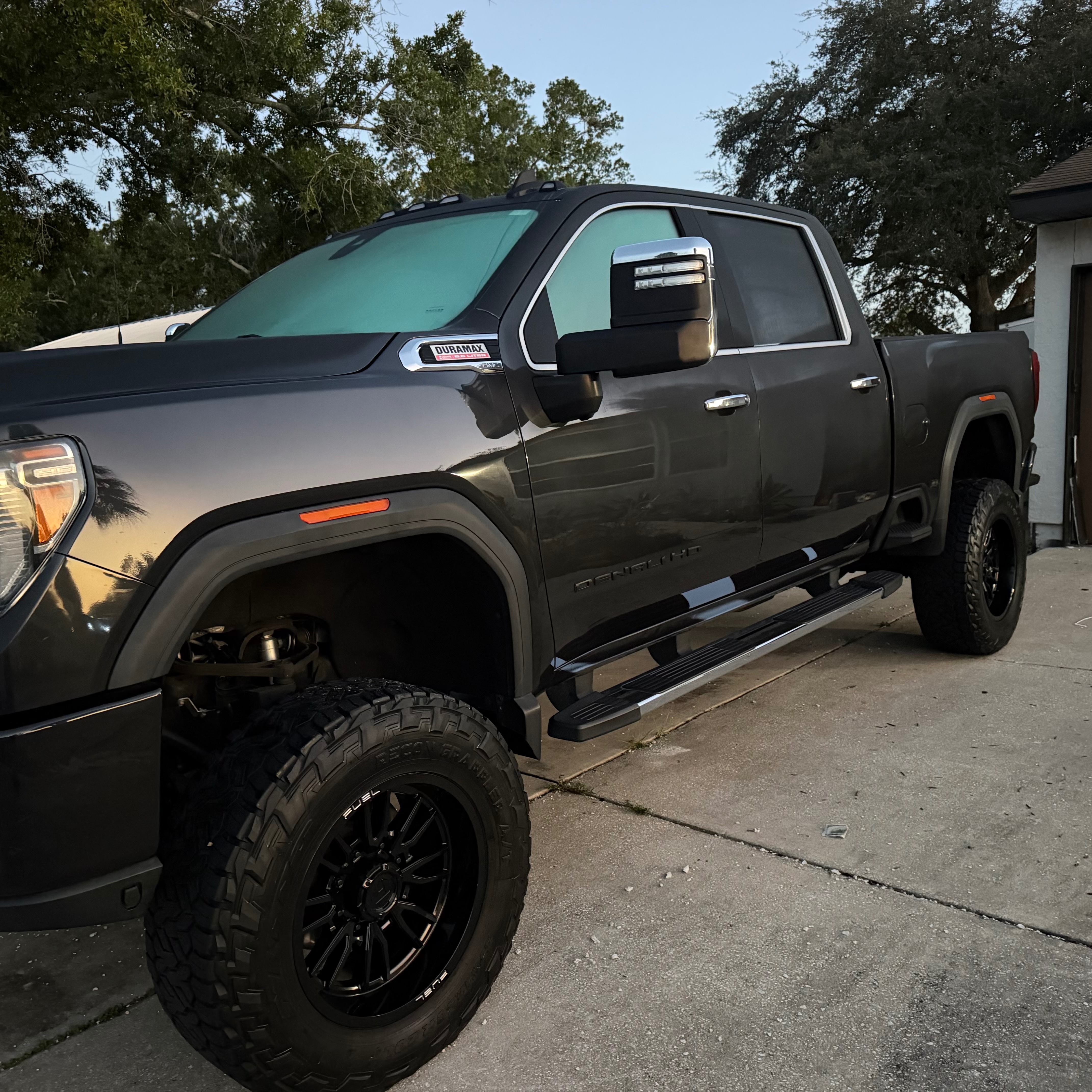 Used 2020 GMC Sierra 2500 Denali w/ Denali Ultimate Package AWD/4WD image 1