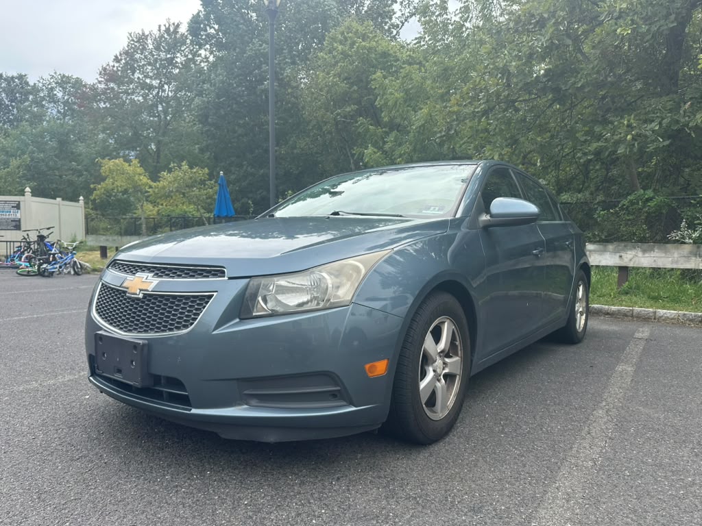 Used 2012 Chevrolet Cruze LT FWD image 1