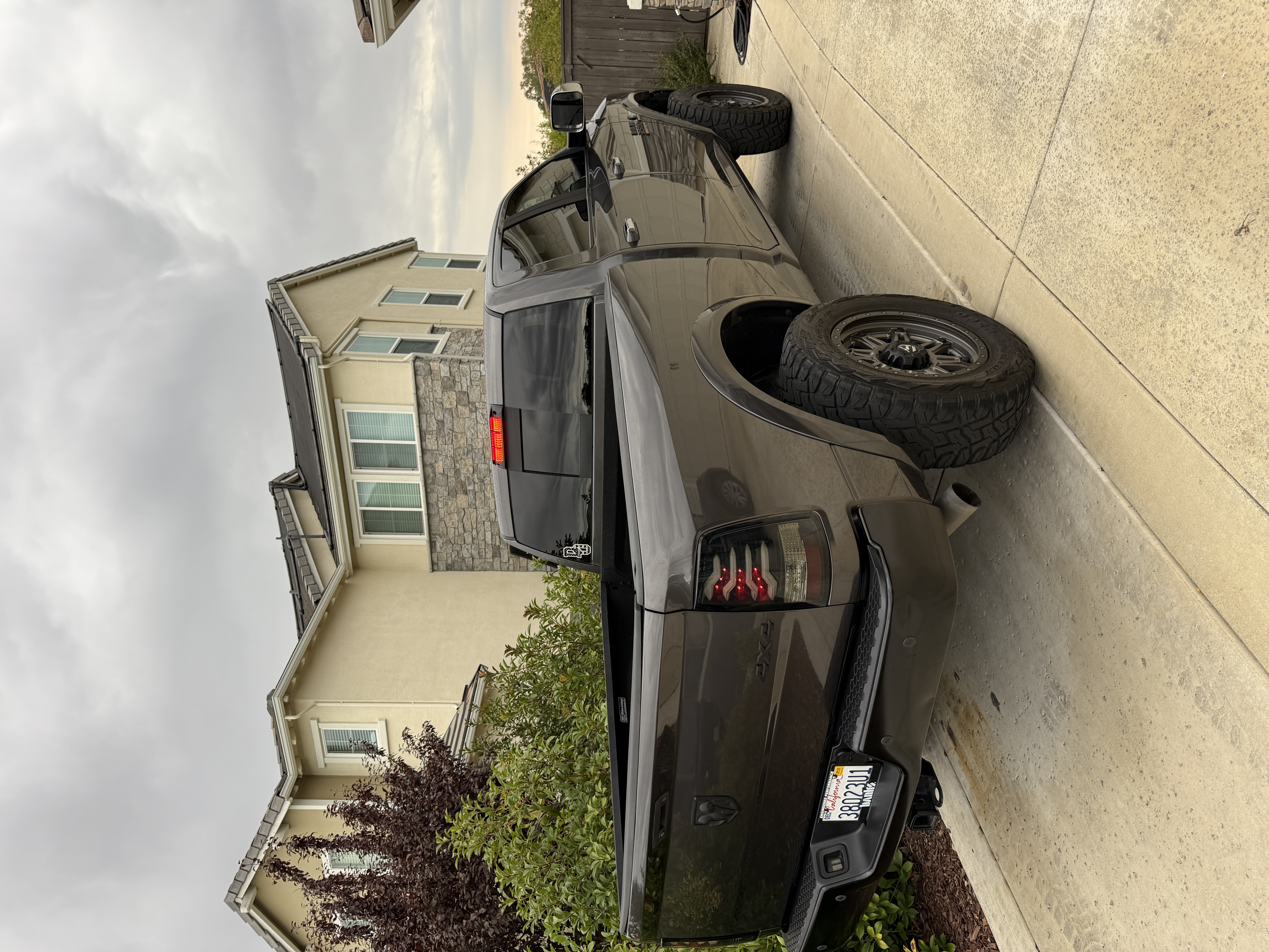 Used 2015 RAM 2500 Laramie AWD/4WD image 11