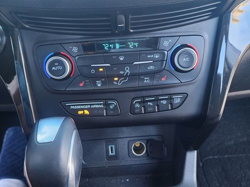 Used 2018 Ford Escape Titanium image 12