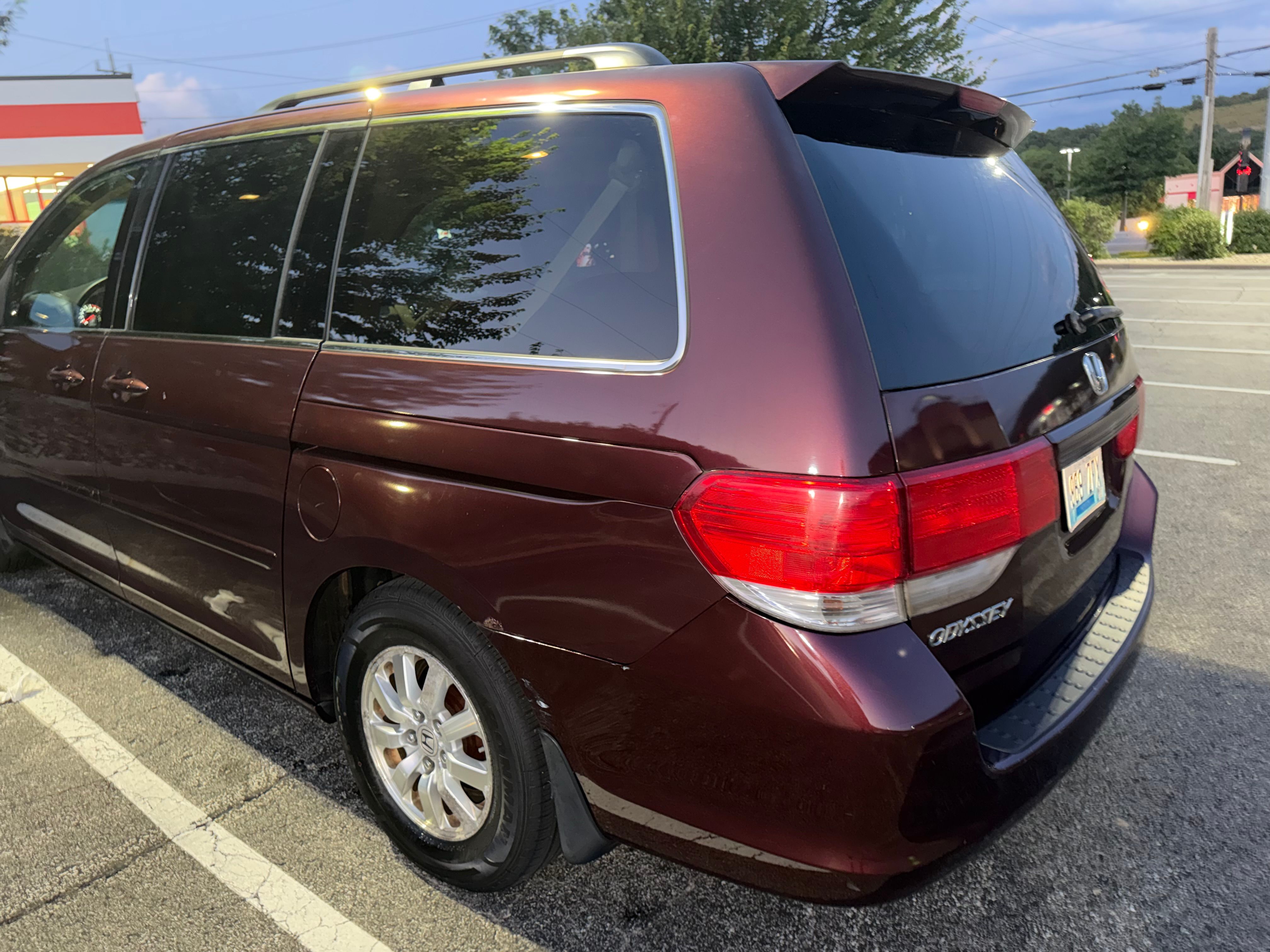Used 2010 Honda Odyssey EX-L image 2
