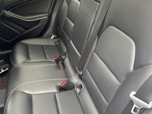 Used 2018 Mercedes-Benz GLA 250 4MATIC image 9