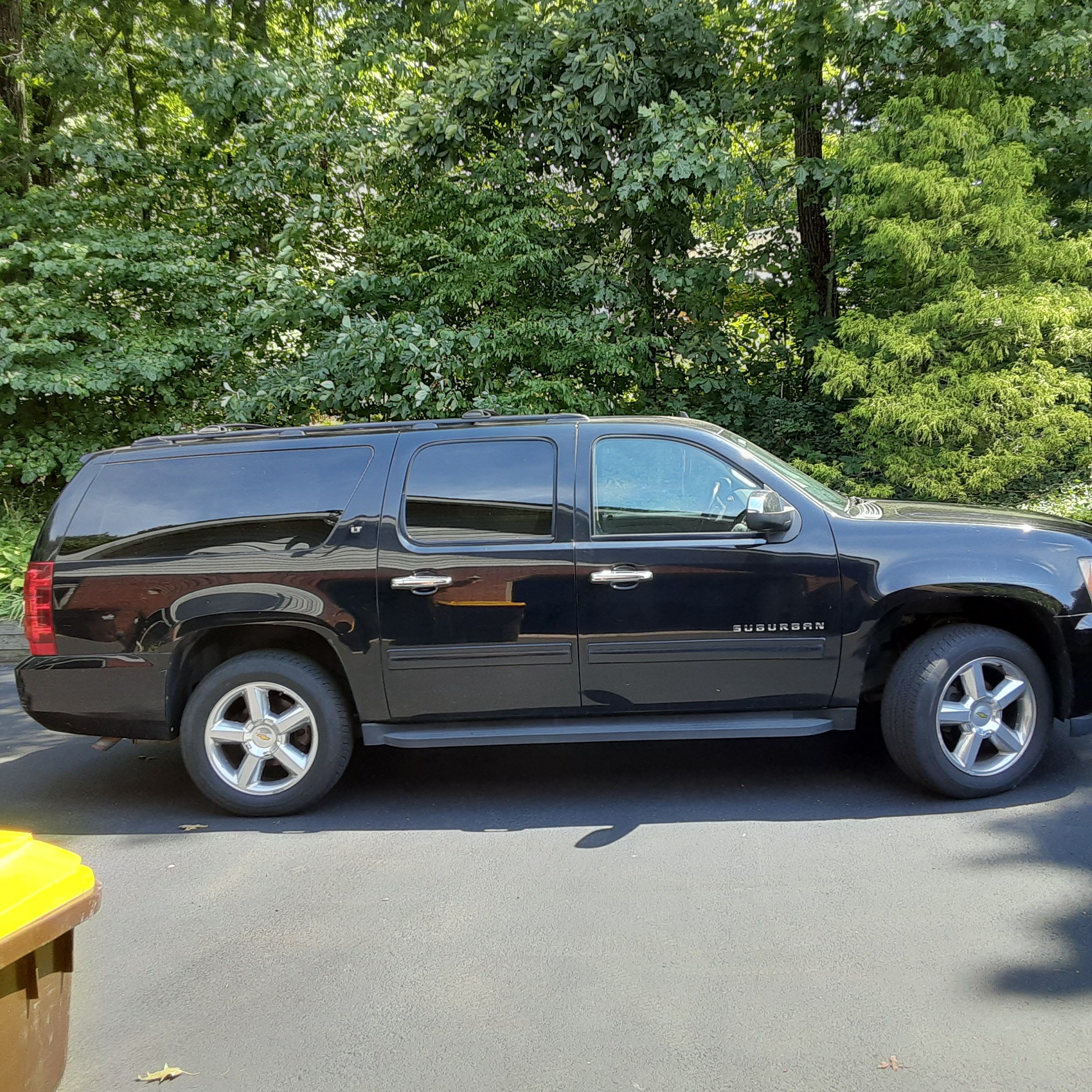 Used 2012 Chevrolet Suburban LT w/ All-Star Edition AWD/4WD image 4