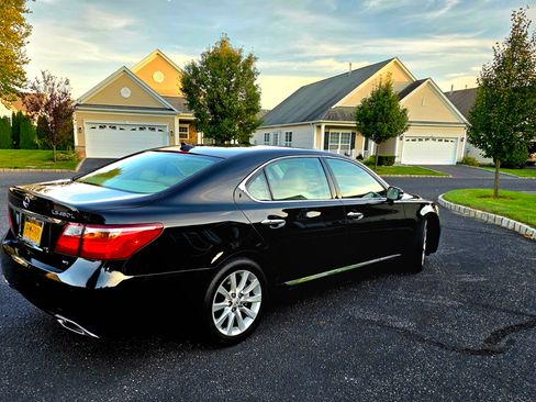 Used 2011 Lexus LS 460 L image 2
