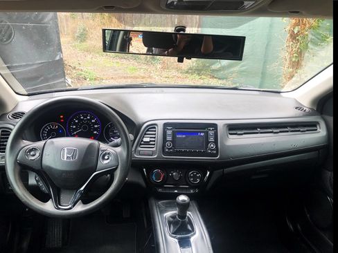 Used 2016 Honda HR-V LX image 19