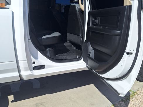 Used 2020 RAM 2500 Tradesman w/ Chrome Appearance Group image 15