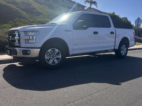 Used 2016 Ford F150 XLT w/ Equipment Group 301A Mid RWD image 4