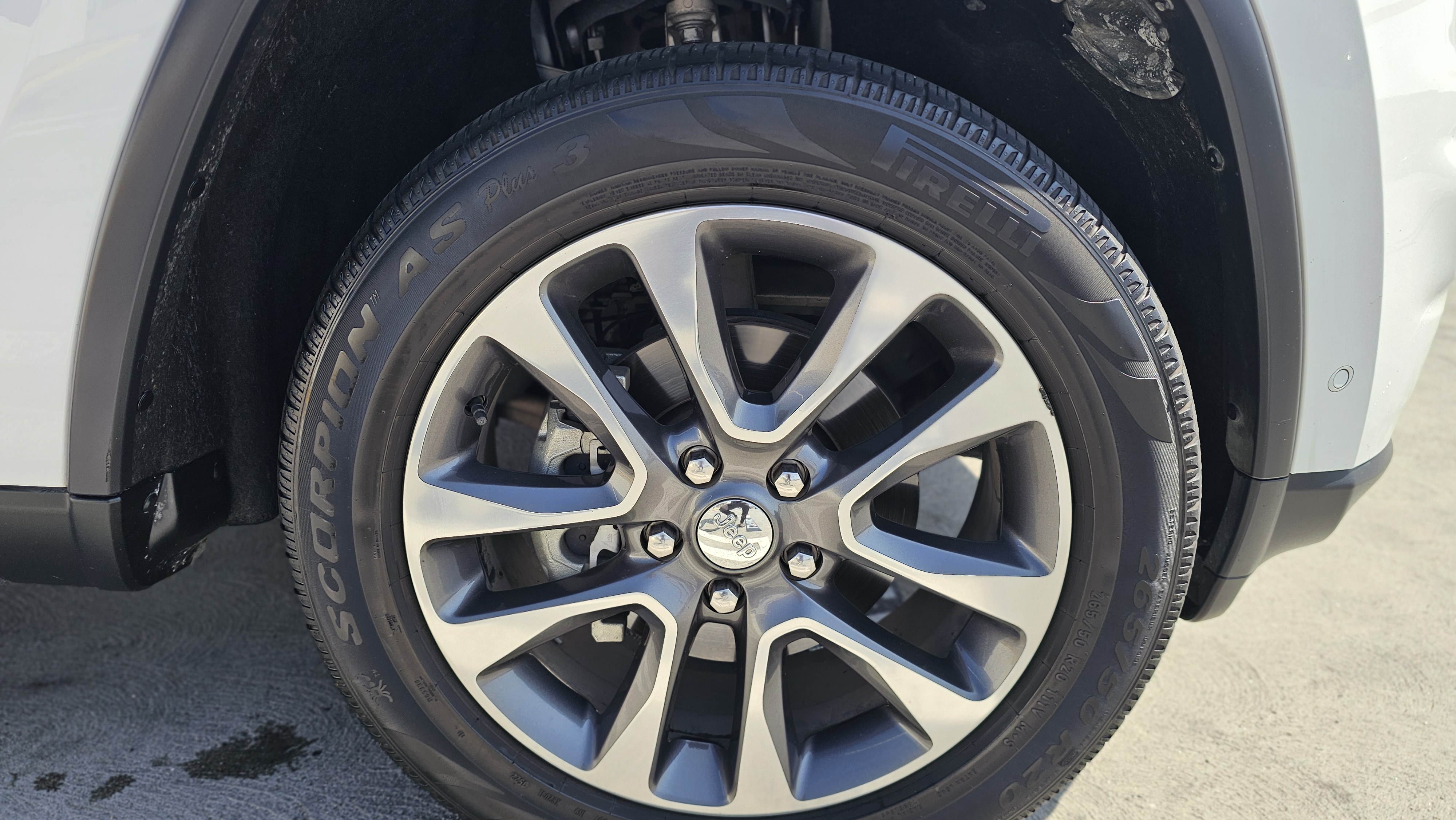 Used 2018 Jeep Grand Cherokee Limited w/ Luxury Group II AWD/4WD image 16