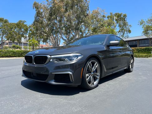 Used 2018 BMW M550i xDrive w/ Driving Assistance Package image 5