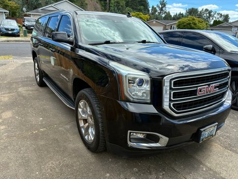 Used 2015 GMC Yukon XL SLT w/ Open Road Package AWD/4WD image 11