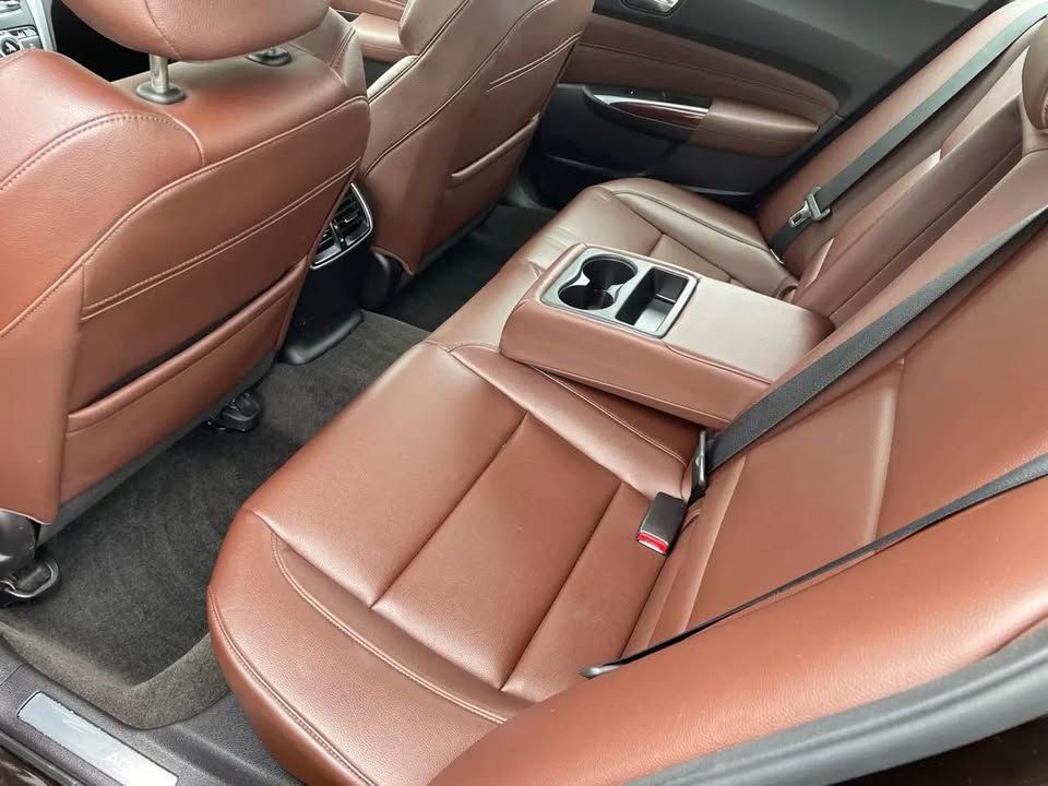 Used 2017 Acura TLX V6 FWD image 6