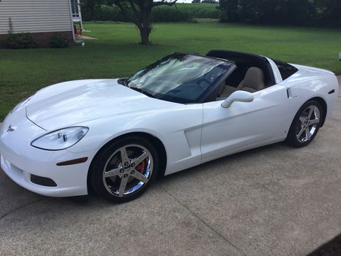 Used 2007 Chevrolet Corvette Coupe w/ Preferred Equipment Group RWD image 15