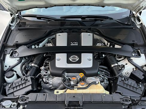 Used 2013 Nissan 370Z Touring w/ Sport Pkg image 14