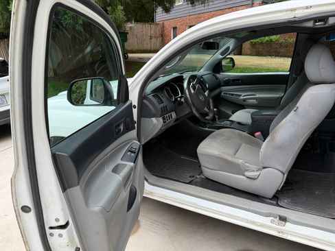Used 2014 Toyota Tacoma 2WD Access Cab w/ Convenience Package image 6