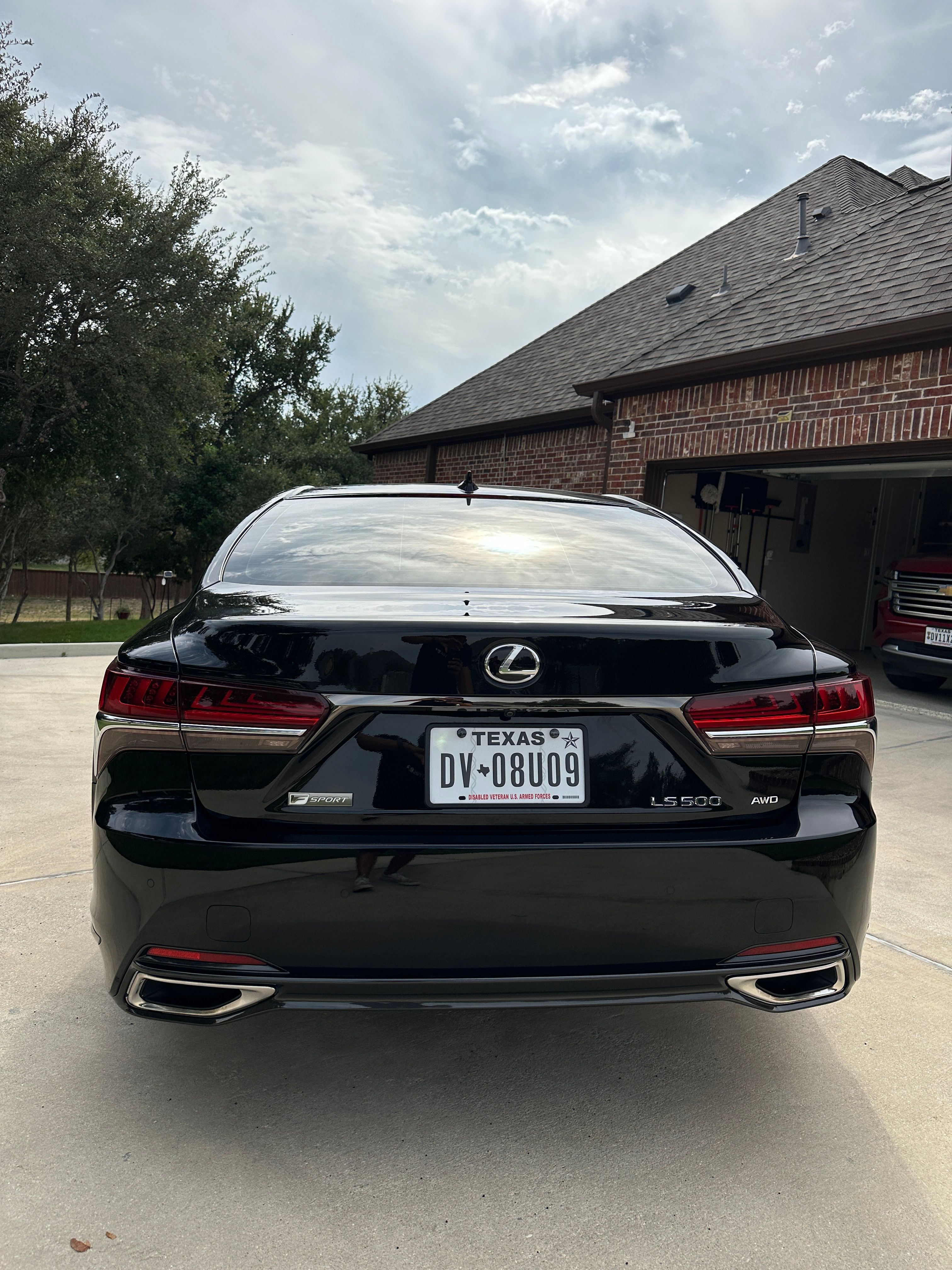 Used 2018 Lexus LS 500 F Sport AWD/4WD image 2