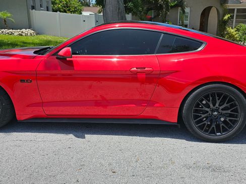 Used 2019 Ford Mustang GT w/ Equipment Group 301A image 6