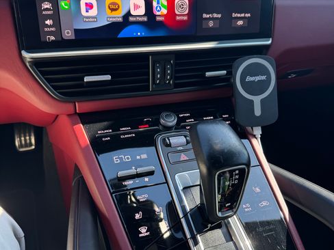 Used 2021 Porsche Cayenne GTS image 13