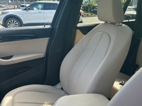 Used 2018 BMW X1 xDrive28i image 13