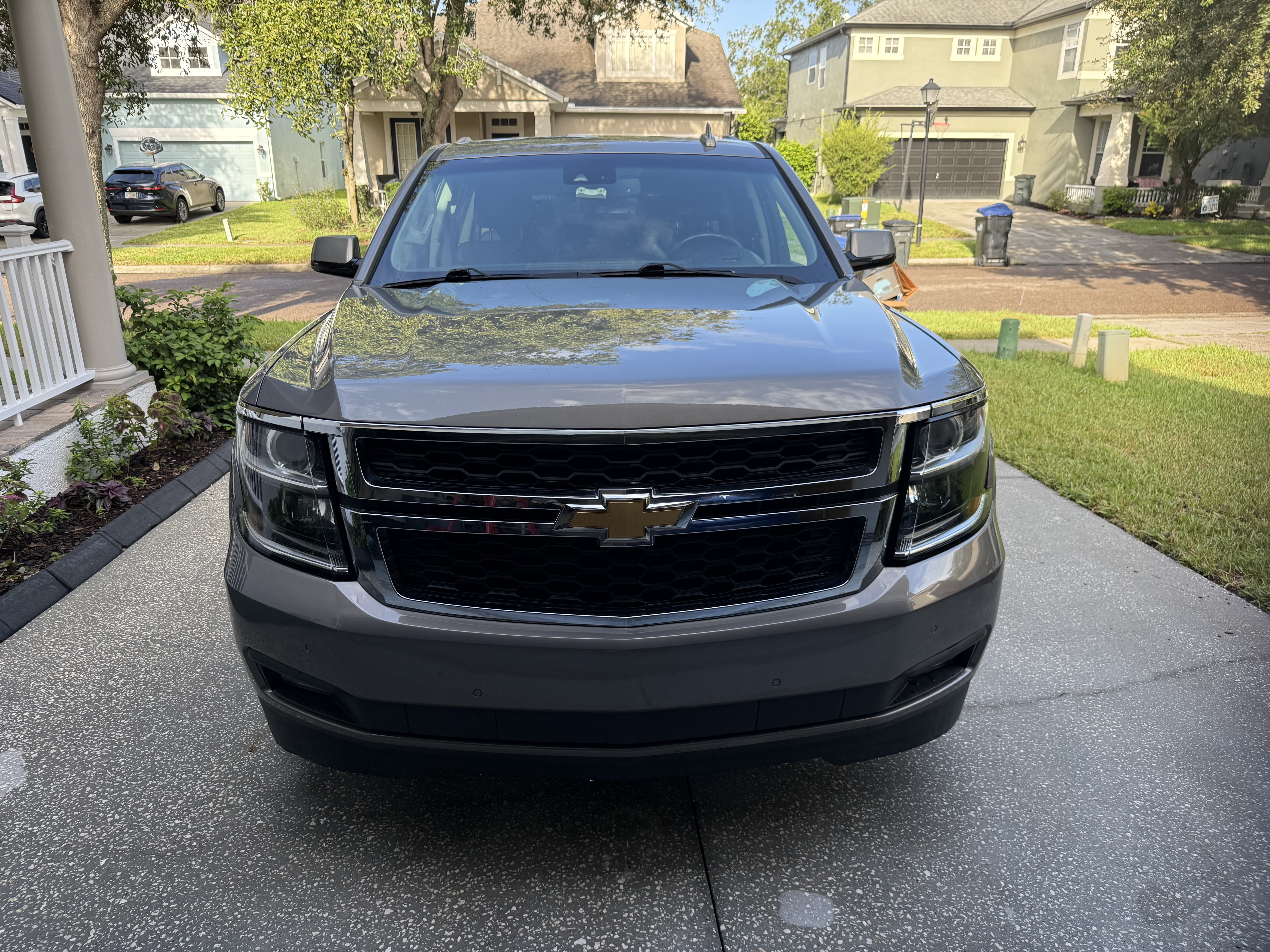 Used 2017 Chevrolet Suburban LT RWD image 4