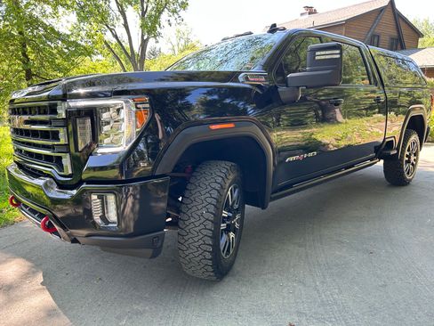 Used 2022 GMC Sierra 2500 AT4 w/ AT4 Preferred Package AWD/4WD image 1