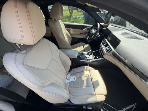 Used 2021 BMW 430i Coupe w/ Premium Package image 9