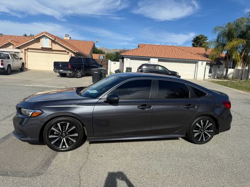 Used 2022 Honda Civic EX image 2