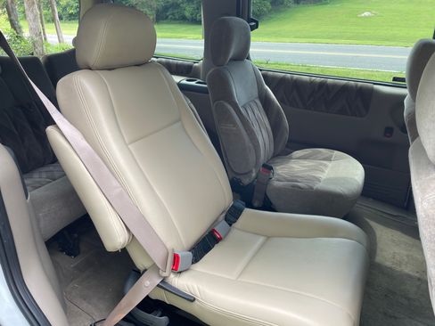 Used 1999 Chevrolet Venture Extended w/ Preferred Equipment Group 2 image 10