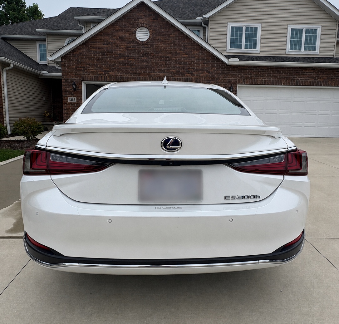 Used 2020 Lexus ES 300h w/ Premium Package FWD image 9