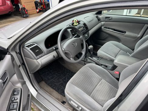 Used 2005 Toyota Camry LE image 5