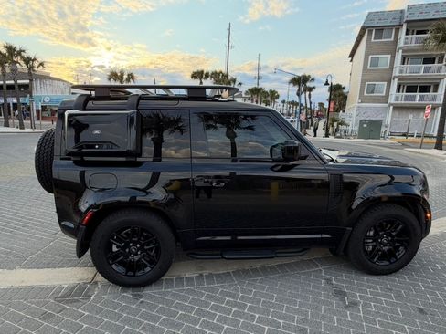 Used 2022 Land Rover Defender 90 X-Dynamic HSE AWD/4WD image 2