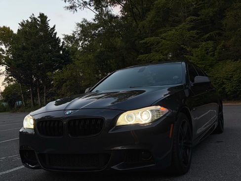 Used 2011 BMW 550i Sedan RWD image 1