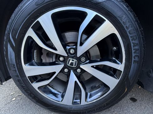 Used 2018 Honda Odyssey Elite image 16