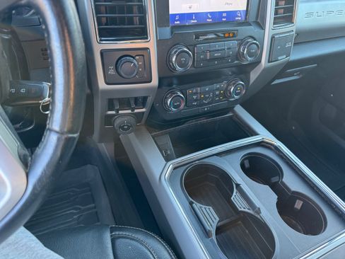 Used 2021 Ford F350 Lariat w/ Chrome Package image 26