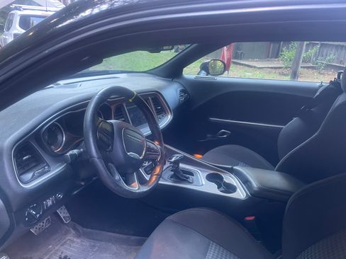 Used 2019 Dodge Challenger R/T w/ Driver Convenience Group image 8