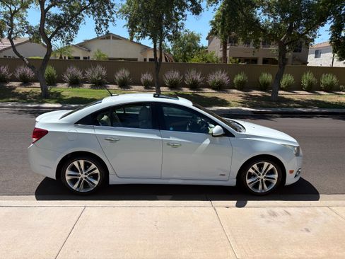 Used 2014 Chevrolet Cruze LTZ w/ RS Package FWD image 4