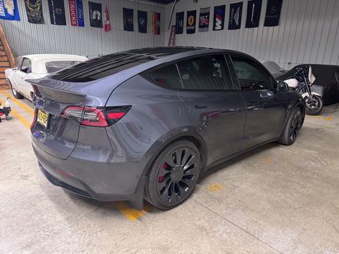 Used 2022 Tesla Model Y Performance image 6