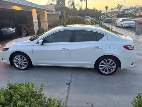 Used 2018 Acura ILX image 2