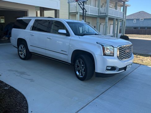 Used 2019 GMC Yukon XL Denali w/ Denali Ultimate Package image 1