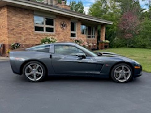 Used 2010 Chevrolet Corvette Coupe w/ Preferred Equipment Group image 17